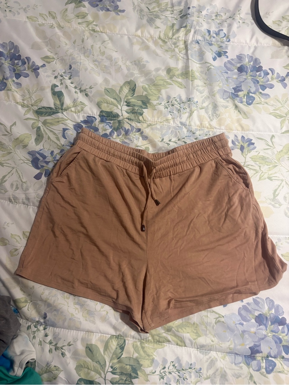 Isla Movement lounge shorts